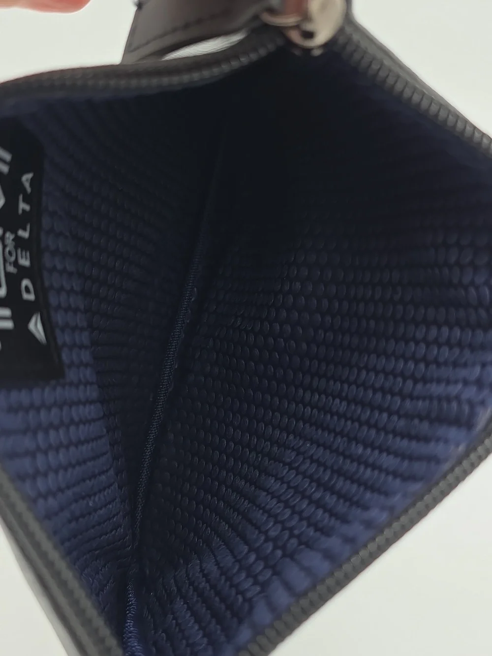 Tumi sleek toiletry
